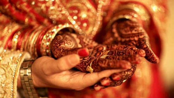 गांव में शादी करके दो महीने बाद पति-पत्नी दिल्ली वापस लौटे थे