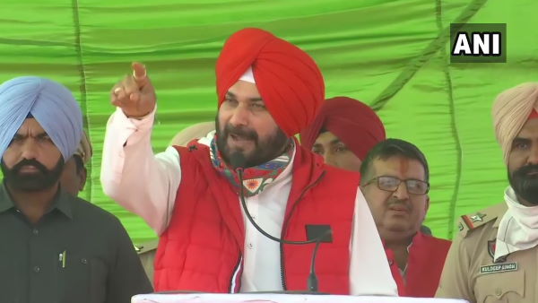 Jio दनदनादान का विज्ञापन कर रहे हैं PM नवजोत सिंह सिद्धू Jio दनदनादान का विज्ञापन कर रहे हैं PM नवजोत सिंह सिद्धू