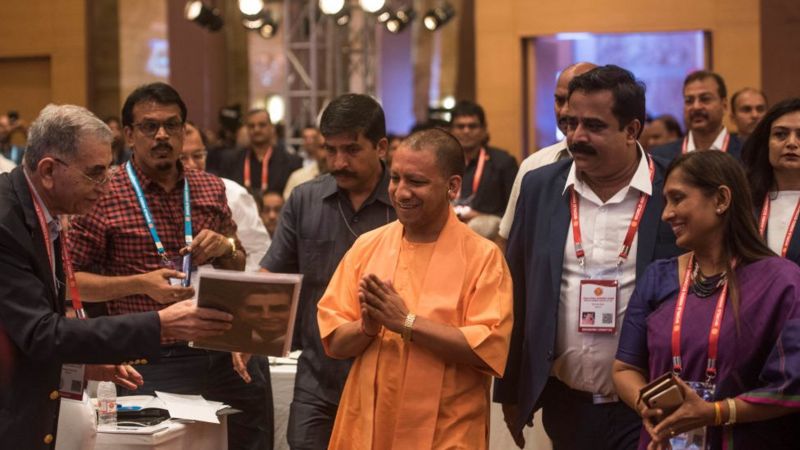 योगी की नई फ़िल्म सिटी से मुंबई को कितना ख़तरा योगी की नई फ़िल्म सिटी से मुंबई को कितना ख़तरा
