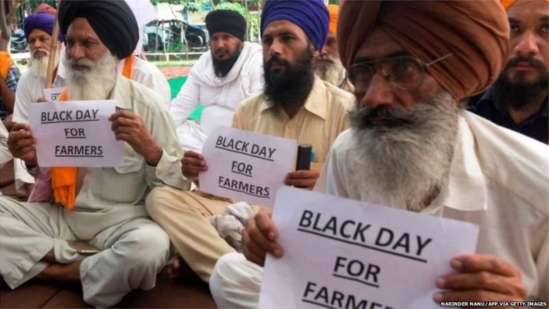 किसान आंदोलन: महीने भर बाद भी कैसे मोर्चे पर डटे हुए हैं लोग किसान आंदोलन: महीने भर बाद भी कैसे मोर्चे पर डटे हुए हैं लोग
