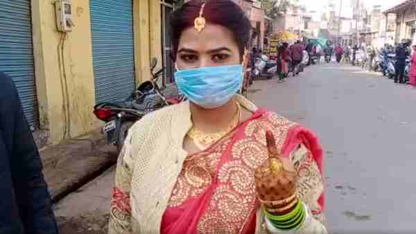 विदाई से पहले निभाया जिम्मेदारी नागरिक होने का फर्ज