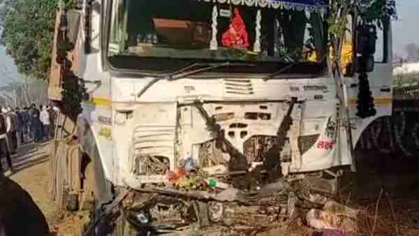 Three people died in a road accident Three people died in a road accident