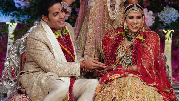 ड्रेसिंग सेंस को लेकर चर्चा में रहती हैं श्लोका