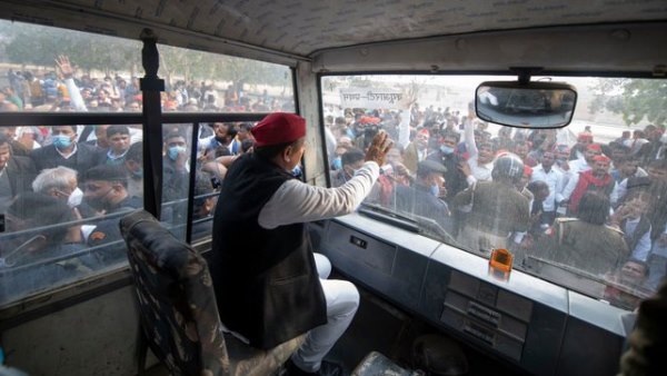 Akhilesh Yadav says People get emotionally connected to farmers protest to save democracy Akhilesh Yadav says People get emotionally connected to farmers protest to save democracy