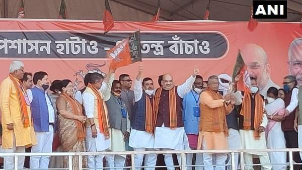 11 MLA, एक सांसद भाजपा में शामिल