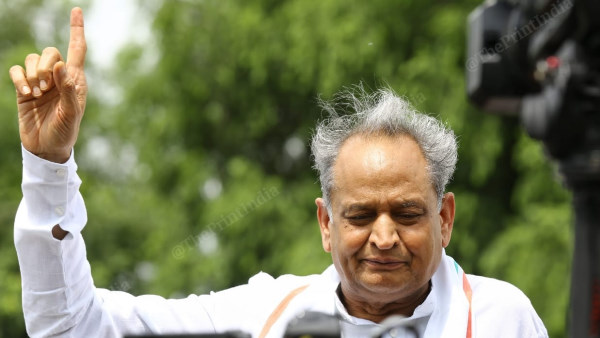 कांग्रेस के तमाम बड़े नेताओं ने हमें सहयोग किया