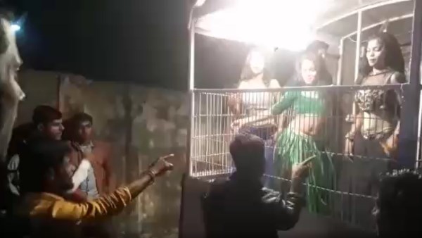 girls obscene dance in azamgarh video viral girls obscene dance in azamgarh video viral