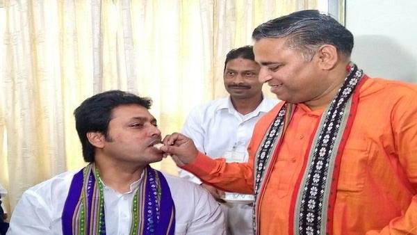 महाभारत काल में इंटरनेट और सेटलाइट के दावे पर घिरे बिप्लब देव