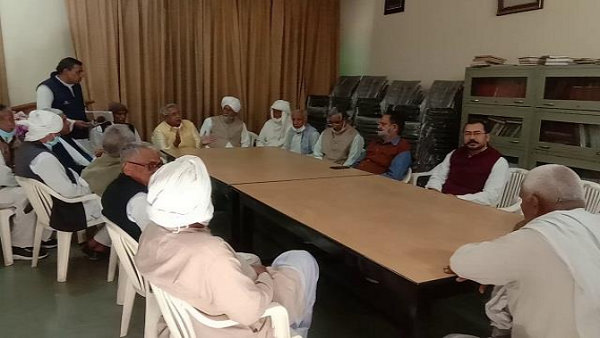 हरियाणा की खाप पंचायतें हरियाणा सरकार के फैसलों से वह खुश नहीं है