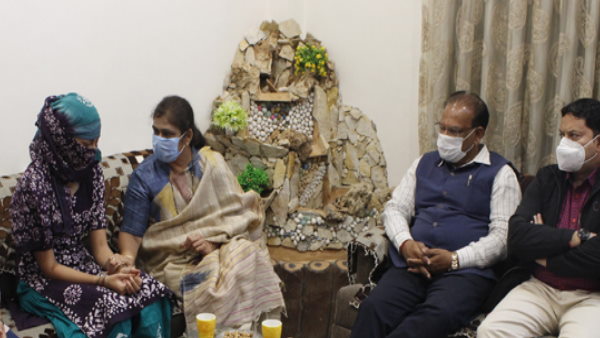 Vadodaras Brahmin Girl Marry A Muslim boy in mumbai, hindu organisations protest, said- its love jihad Vadodaras Brahmin Girl Marry A Muslim boy in mumbai, hindu organisations protest, said- its love jihad