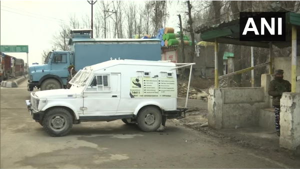 Encounter in Kashmir, Encounter in Lawaypora Srinagar, जम्मू कश्मीर में एनकाउंटर, लवेपोरा में एनकाउंटर, encounter in Lawaypora, Srinagar, Kashmir Zone Police, jammu kashmir, kashmir, जम्मू कश्मीर, श्रीनगर Encounter in Kashmir, Encounter in Lawaypora Srinagar, जम्मू कश्मीर में एनकाउंटर, लवेपोरा में एनकाउंटर, encounter in Lawaypora, Srinagar, Kashmir Zone Police, jammu kashmir, kashmir, जम्मू कश्मीर, श्रीनगर