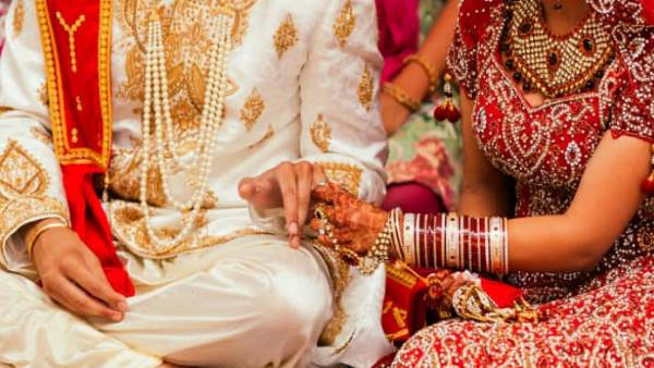 दुल्हन के साथ घर पहुंचे, सामने खड़ी थी प्रेमिका