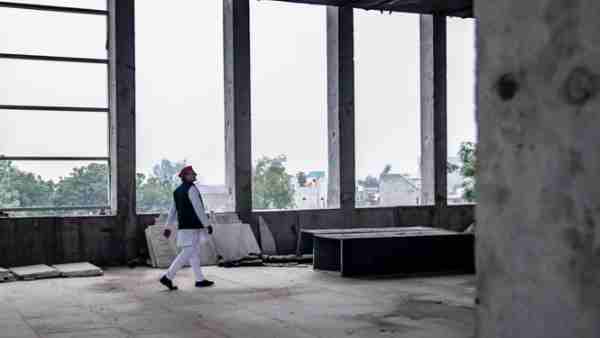 ex chief minister akhilesh yadav visits mughal museum ex chief minister akhilesh yadav visits mughal museum