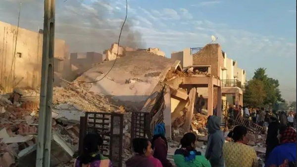 ONGC pipeline blast in the Kalol city of Gujarats Gandhinagar ONGC pipeline blast in the Kalol city of Gujarats Gandhinagar