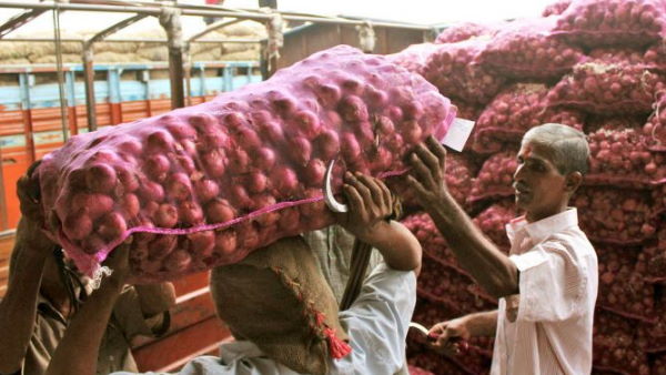 Centre lifted ban on export of all varieties of onions with effect from January 1 next year Centre lifted ban on export of all varieties of onions with effect from January 1 next year