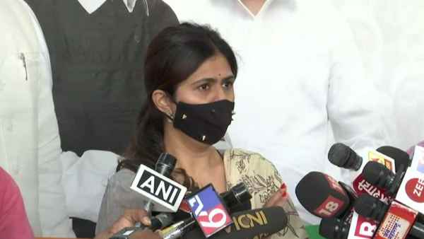Maharashtra:Pankaja Munde targets Uddhav after BJPs defeat in MLC election,now Sonia-Pawar become good Maharashtra:Pankaja Munde targets Uddhav after BJPs defeat in MLC election,now Sonia-Pawar become good