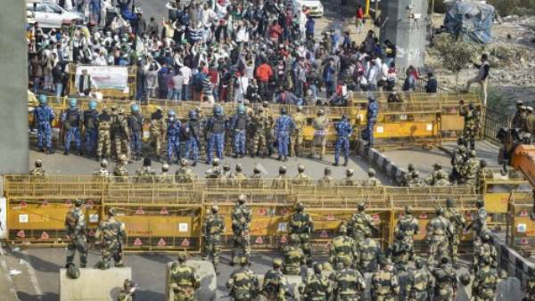 Delhi Traffic, Delhi Traffic Police, Singhu Border, Tikri border, Farmers protest, border, delhi, delhi police, delhi borders, farmer protest, दिल्ली ट्रैफिक पुलिस, दिल्ली ट्रैफिक, दिल्ली पुलिस, दिल्ली, दिल्ली बॉर्डर, किसान आंदोलन Delhi Traffic, Delhi Traffic Police, Singhu Border, Tikri border, Farmers protest, border, delhi, delhi police, delhi borders, farmer protest, दिल्ली ट्रैफिक पुलिस, दिल्ली ट्रैफिक, दिल्ली पुलिस, दिल्ली, दिल्ली बॉर्डर, किसान आंदोलन