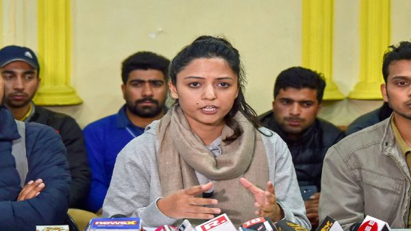 अनुच्छेद 370 हटने के बाद सैन्य कार्रवाई पर गलत सूचना फैलाने का आरोप