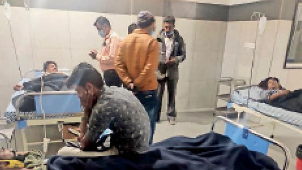 Six injured including 2 women in Harsha fire barat at ratlam Six injured including 2 women in Harsha fire barat at ratlam