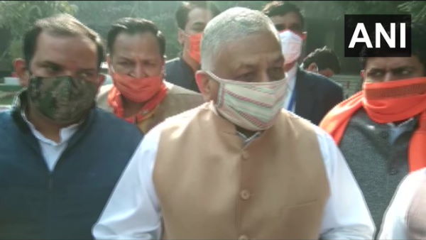 Union Minister VK Singh says Many of the people in pictures do not appear to be farmers Union Minister VK Singh says Many of the people in pictures do not appear to be farmers