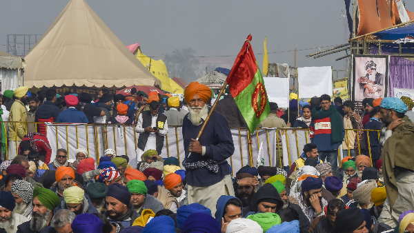 Farmers Protest update farmers build bigger stage at Delhi Singhu border Farmers Protest update farmers build bigger stage at Delhi Singhu border