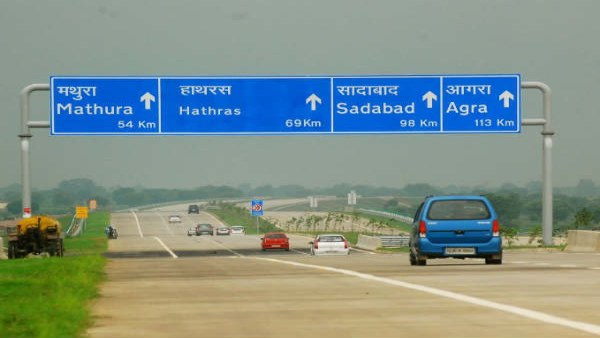 कोरोना काल में यूपी में उद्यमियों को 800 प्लॉट आवंटित कर दिए गए