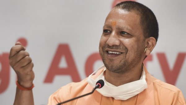 CM Yogi distributed recruitment letter to assistant teachers CM Yogi distributed recruitment letter to assistant teachers