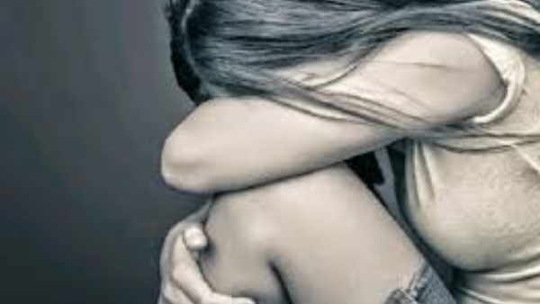 Motihari school director did misdeed with minor girl Motihari school director did misdeed with minor girl