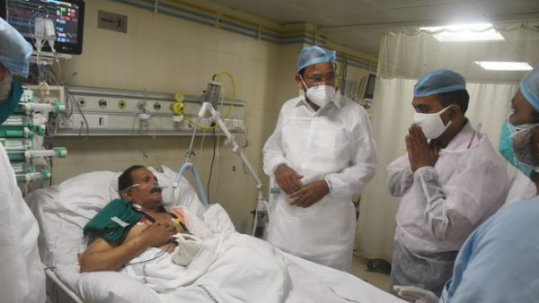 श्रीपद नाइक का एक्सीडेंट, Union Minister Shripad Naik road accident, Venkaiah Naidu, Shripad Naik, goa, narendra modi, श्रीपद नाइक, नरेंद्र मोदी, वेंकैया नायडू, गोवा, श्रीपद नाइक का एक्सीडेंट, Union Minister Shripad Naik road accident, Venkaiah Naidu, Shripad Naik, goa, narendra modi, श्रीपद नाइक, नरेंद्र मोदी, वेंकैया नायडू, गोवा,
