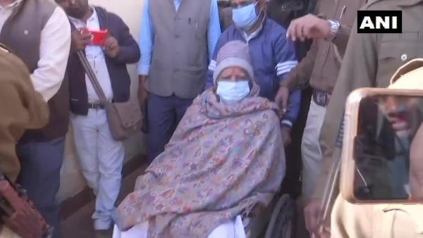 Ranchi lalu prasad yadav taken from paying ward to rims Ranchi lalu prasad yadav taken from paying ward to rims