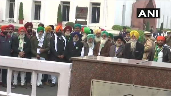 farmers and govt Eleventh round meeting over three farm laws ends No date for the next meeting has been fixed farmers and govt Eleventh round meeting over three farm laws ends No date for the next meeting has been fixed
