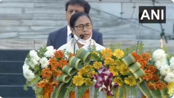 West Bengal CM Mamata Banerjee says Govt program should have dignity after slogans were raised when she was invited to speak West Bengal CM Mamata Banerjee says Govt program should have dignity after slogans were raised when she was invited to speak