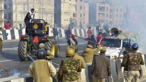 Farmers Tractor Rally: Additional Forces In Delhi After Amit Shahs Security Meet Over Clashes Farmers Tractor Rally: Additional Forces In Delhi After Amit Shahs Security Meet Over Clashes