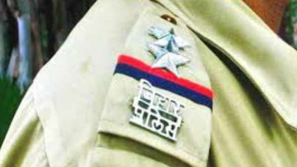 patna police search 19 people who returned from england patna police search 19 people who returned from england