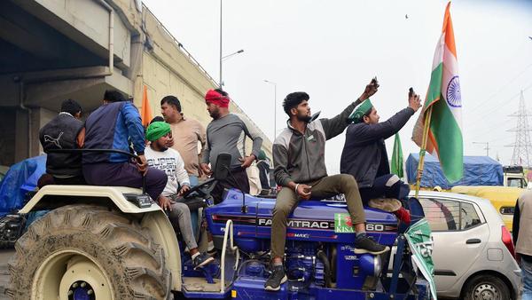 राष्ट्रीय पर्व 26 जनवरी पर किसानों की ट्रैक्टर परेड, पर कुछ चिंताएं भी राष्ट्रीय पर्व 26 जनवरी पर किसानों की ट्रैक्टर परेड, पर कुछ चिंताएं भी