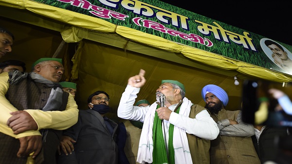 भाजपा से नजदीकियों को लेकर उठे सवाल