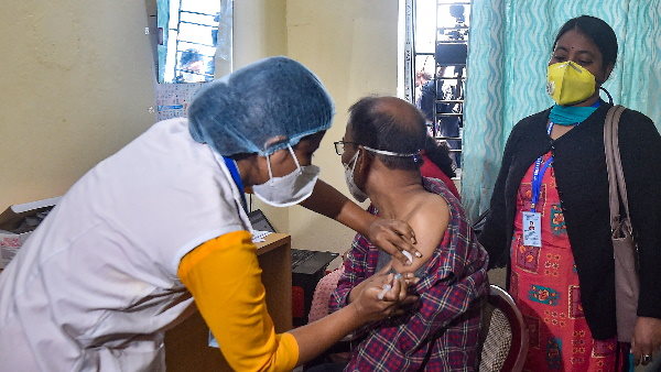 3 करोड़ लोगों को फ्री में दी जाएगी वैक्सीन