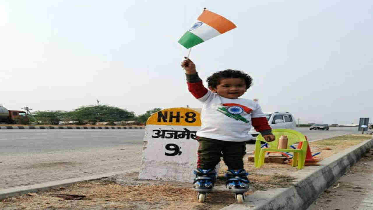 Ajmer 2 year old Siddharth Golden Book of World Records in skating Ajmer 2 year old Siddharth Golden Book of World Records in skating
