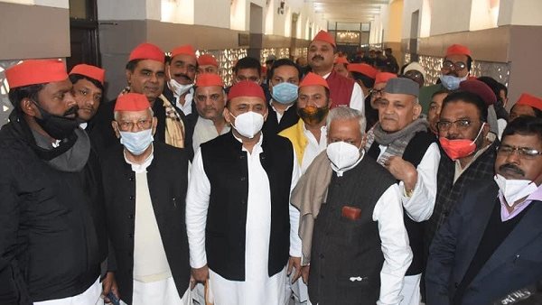 up mlc election 2021 sp candidate ahmad hasan and rajendra chaudhary filled nomination up mlc election 2021 sp candidate ahmad hasan and rajendra chaudhary filled nomination