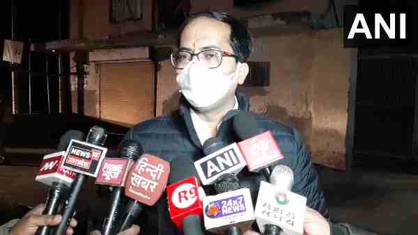 Baghpat Farmers Protest: Police remove protesting farmers from protest site at Baghpat Baghpat Farmers Protest: Police remove protesting farmers from protest site at Baghpat