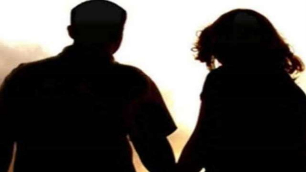 डुप्लेक्स और 27 लाख रुपए नकद दिए