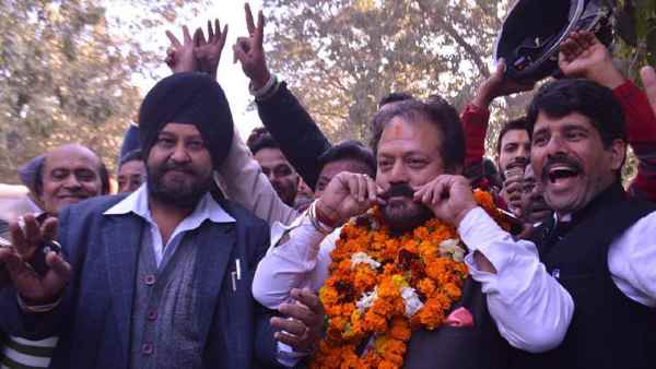 कांग्रेस देख रही है भाजपा का गेम बिगाड़ने का मौका