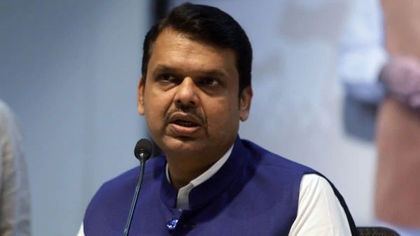 किसान आंदोलन की आड़ में नाटक कर रहे हैं कुछ राजनीतिक दल: फडणवीस किसान आंदोलन की आड़ में नाटक कर रहे हैं कुछ राजनीतिक दल: फडणवीस