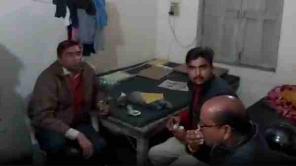 Etawah: Officers found drinking alcohol in the office of the Wildlife Regional Forest Officer Etawah: Officers found drinking alcohol in the office of the Wildlife Regional Forest Officer