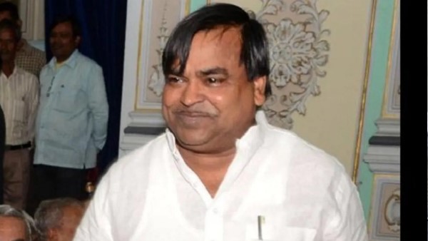 sp leader gayatri Prajapati sons declared 13 crore black money sp leader gayatri Prajapati sons declared 13 crore black money