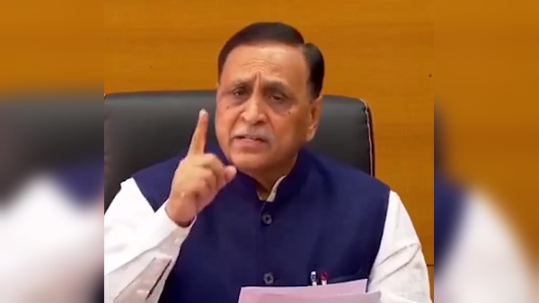 CM Vijay Rupani said- Our govt rescued 7100 fishermen, those was caught by Pakistan, we are also providing financial help to them CM Vijay Rupani said- Our govt rescued 7100 fishermen, those was caught by Pakistan, we are also providing financial help to them