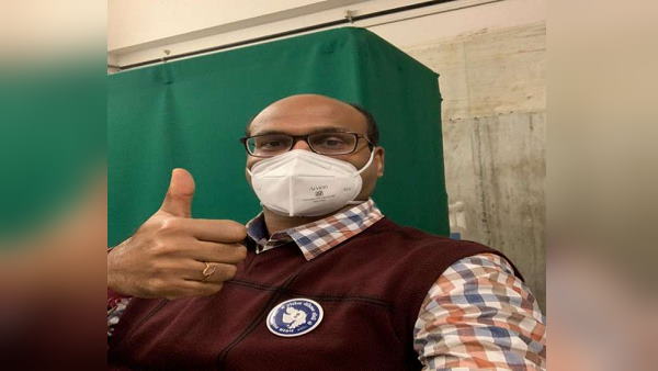 Ahmedabad Civil Hospitals Orthopedic Department doctors gets covid Vaccine Ahmedabad Civil Hospitals Orthopedic Department doctors gets covid Vaccine