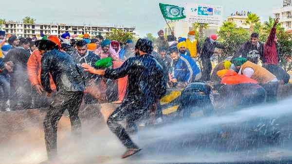 सत्ताधारी नेताओं का हर जगह हो रहा है विरोध