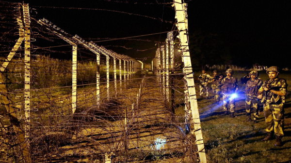 ceasefire violation by the Pakistan army in Akhnoor sector Four Indian soldiers were injured ceasefire violation by the Pakistan army in Akhnoor sector Four Indian soldiers were injured