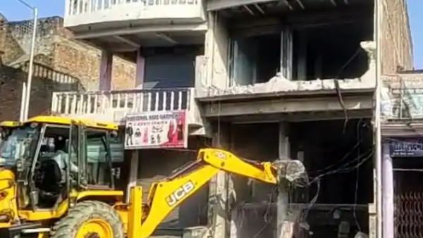 ajit singh murder case house of accused kuntu singh demolished in azamgarh ajit singh murder case house of accused kuntu singh demolished in azamgarh